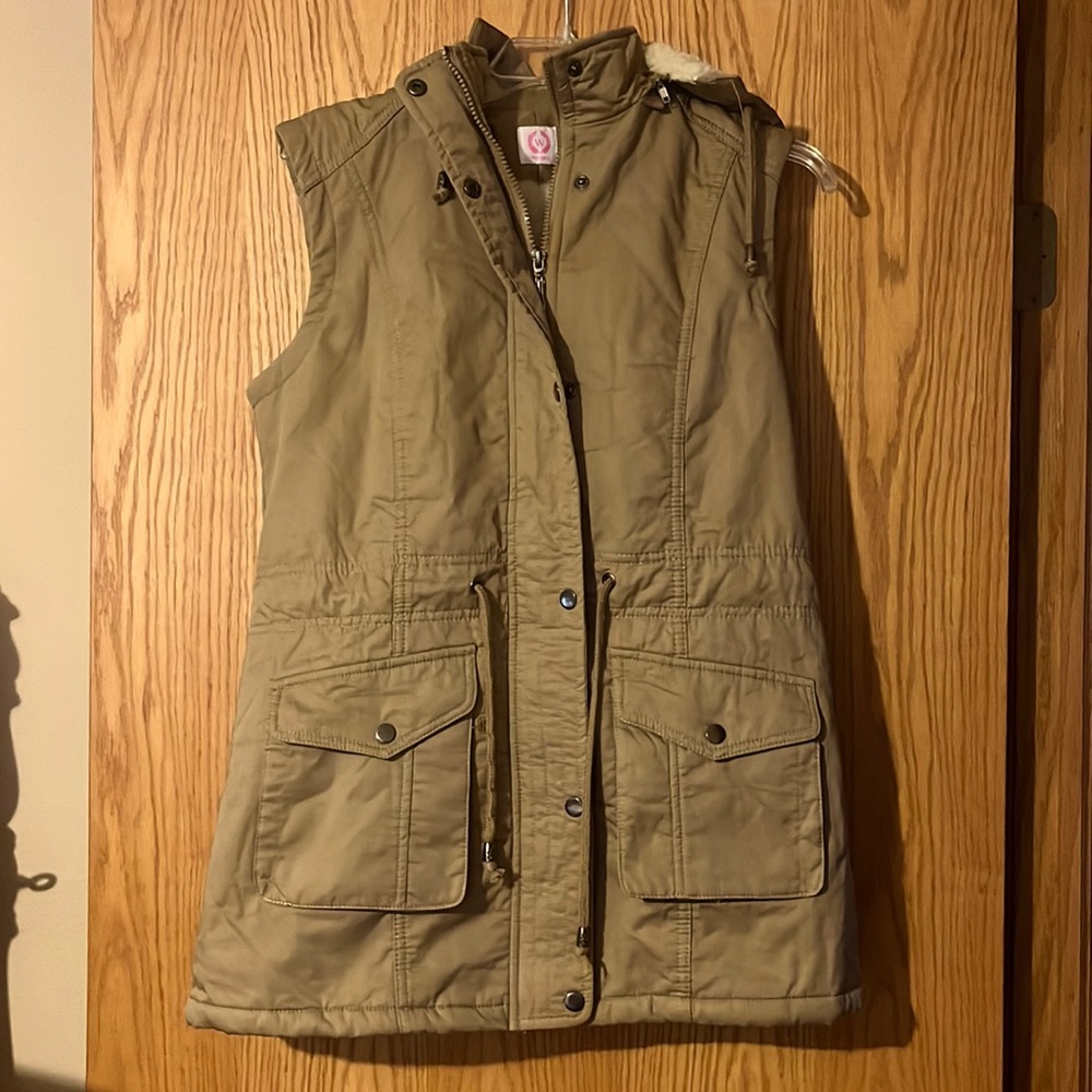 Lined vest - Picture 1 of 3